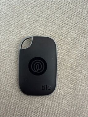 Tile Bluetooth Tracker — Black